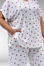 67802 Büyük Beden Yanı Yırtmaçlı Milan Pijama Takımı - Kırmızı Kalp Desenli - Large Moda - Görsel 2