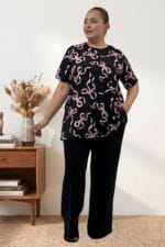 Büyük Beden Üstü Desenli Kombinli Milan-Modal Pijama Takımı - Pembe Kurdele Desenli - 67809 - Görsel 3