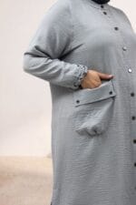 63009 Büyük Beden Çıtçıtlı Kuşgözü Detaylı Keten Kap - Gri - Large Moda - Görsel 2