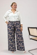 69013 Büyük Beden Beli Lastikli Cepli Bol Paça Mango Pantolon - Etnik Desen Lacivert