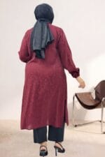 Büyük Beden Yanı Yırtmaçlı Düğmeli Jakar Çilek Tunik - Bordo - 68066 - Görsel 4