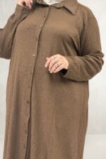 Büyük Beden Boydan Düğmeli Bürümcük Tunik - Kahve - 68076 - Görsel 3