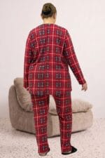 Büyük Beden Uzunkol Desenli Süet Pantolonlu Pijama Takımı - Bordo Kare Desenli - 67810 - Görsel 4