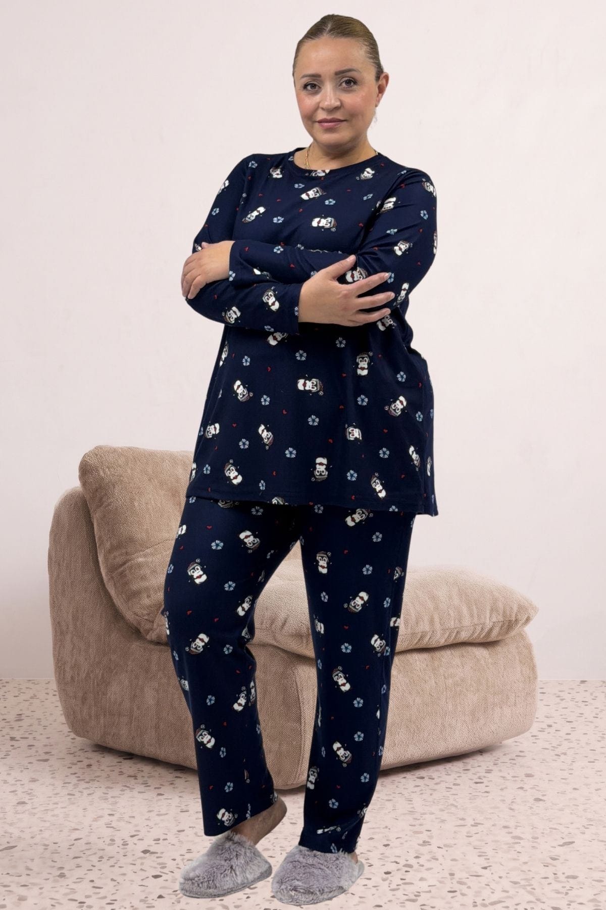 67810 Büyük Beden Uzunkol Desenli Süet Pantolonlu Pijama Takımı - Laci Penguen Desenli 67810 Büyük Beden Uzunkol Desenli Süet Pantolonlu Pijama Takımı - Laci Penguen Desenli