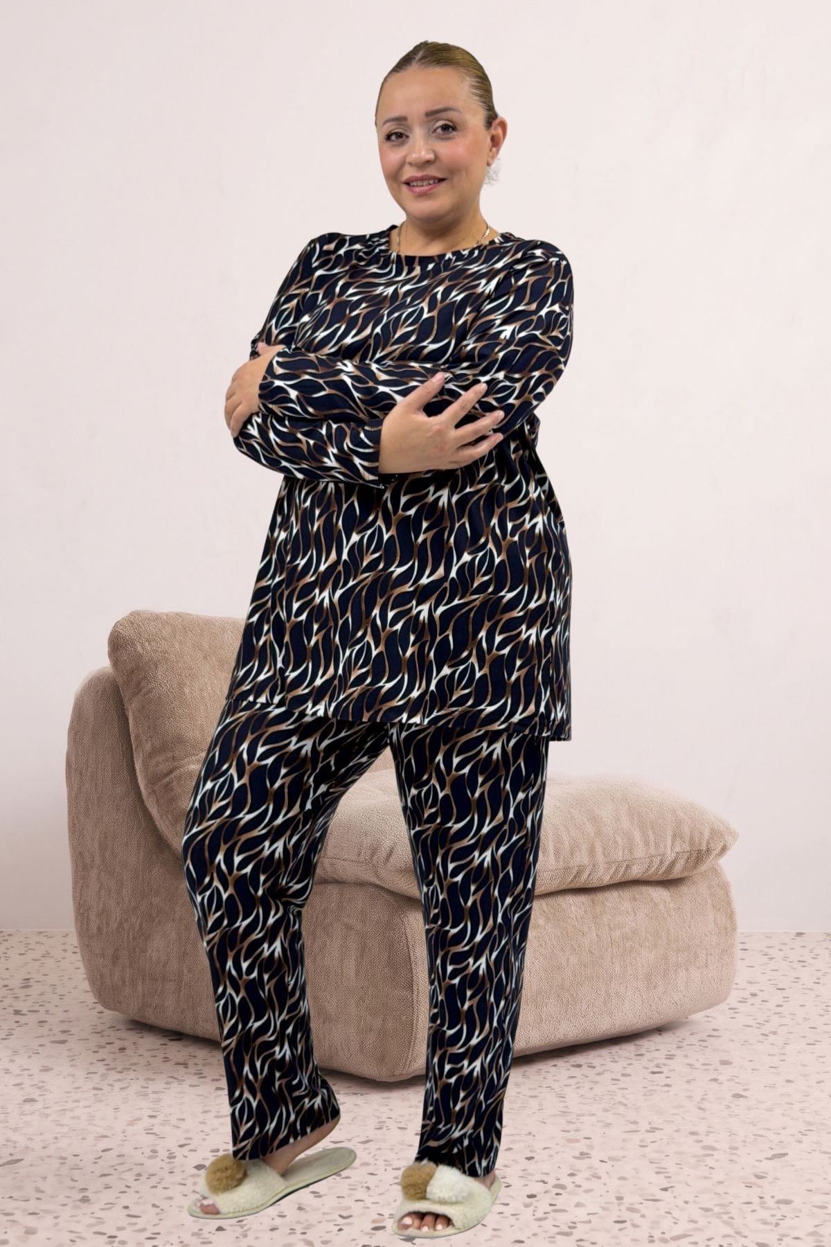 67810 Büyük Beden Uzunkol Desenli Süet Pantolonlu Pijama Takımı - Laci-Vizon Desenli 67810 Büyük Beden Uzunkol Desenli Süet Pantolonlu Pijama Takımı - Laci-Vizon Desenli