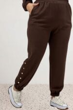 Büyük Beden Paça Ve Yakası Çıtçıt Detaylı Modal Pantolonlu Takım - Kahve - 67078 - Görsel 5