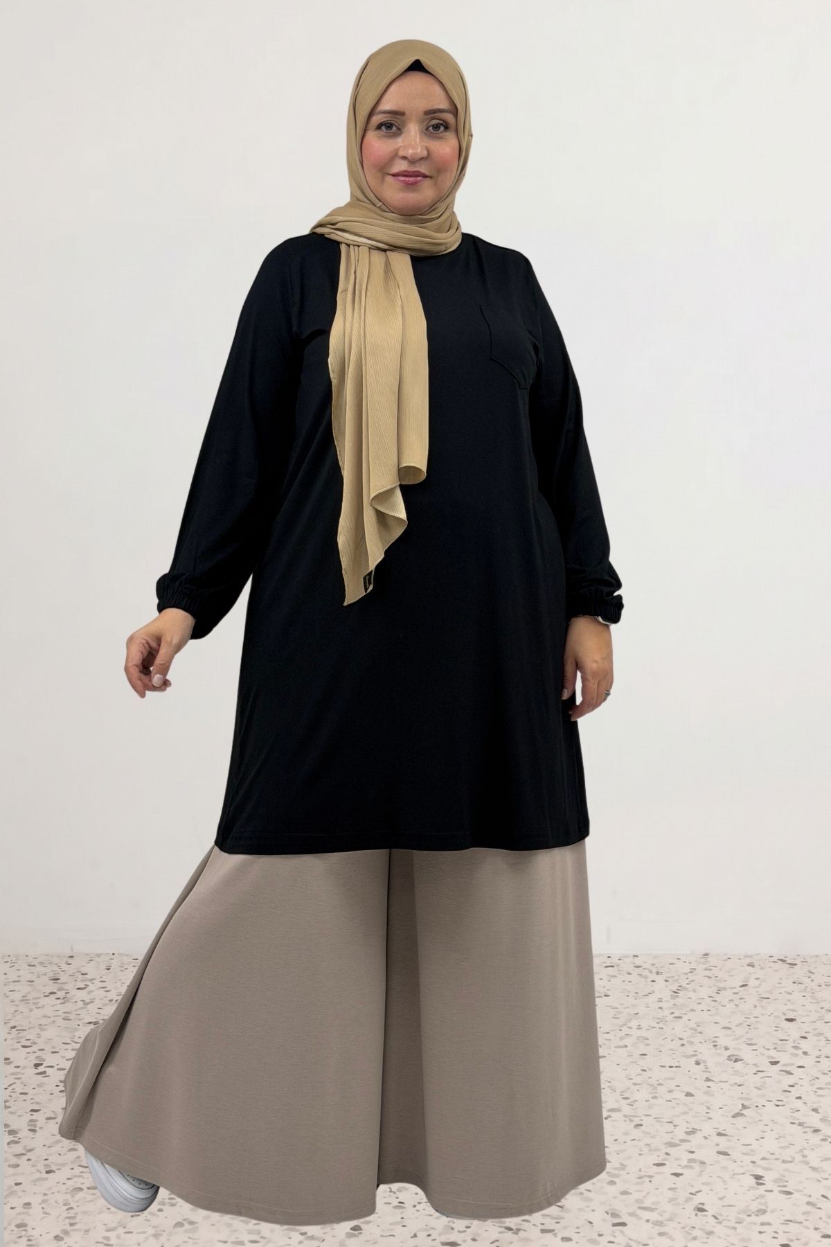 38014 Büyük Beden Basic Penye Tunik - Siyah 38014 Büyük Beden Basic Penye Tunik - Siyah