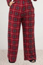 Büyük Beden Boydan Düğmeli Desenli Süet Pijama Takımı - Bordo Kare Desenli - 67811 - Görsel 5