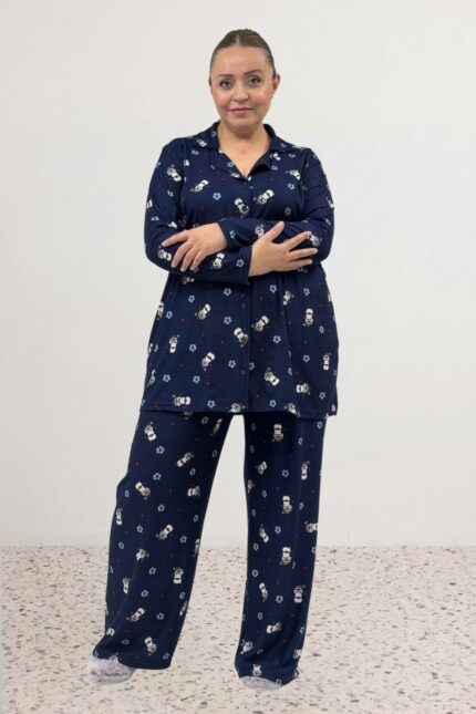 67811 Büyük Beden Boydan Düğmeli Desenli Süet Pijama Takımı - Laci Penguen Desenli