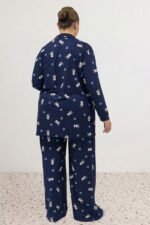Büyük Beden Boydan Düğmeli Desenli Süet Pijama Takımı - Laci Penguen Desenli - 67811 - Görsel 6
